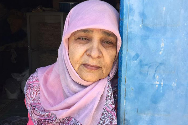 Tek hayali okuyup babasına destek olmaktı