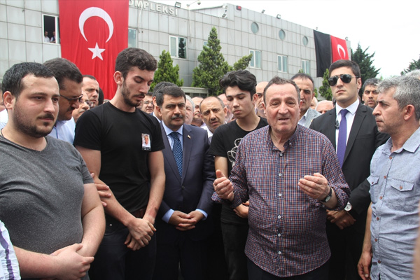 Taksiciler Atatürk Havalimanı’nda arkadaşlarını andı