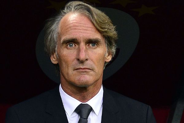 Galatasaray yeni hocasına imza attırdı