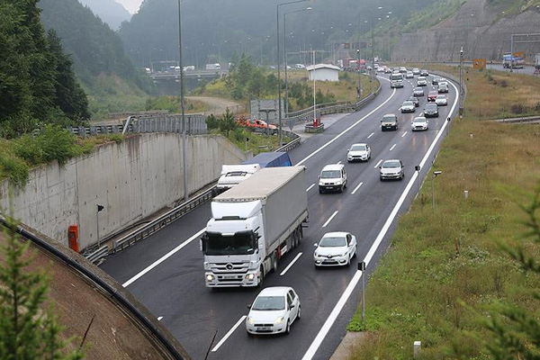 TEM'de bayram trafiği başladı