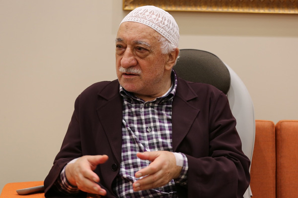 Gülen'e cinayetten yakalama kararı