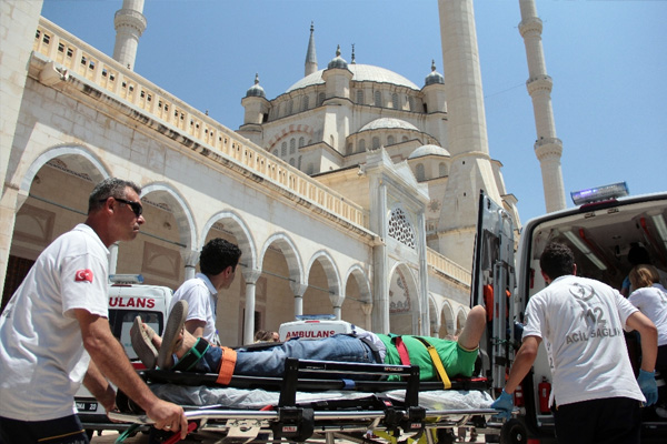 Cuma Namazı’nda ’canlı bomba’ paniği