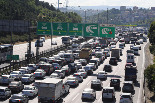 Bayram trafiği başladı! Yoğunluk artıyor...