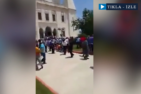 Cami cemaati canlı bombayı tekmeleyerek linç etti