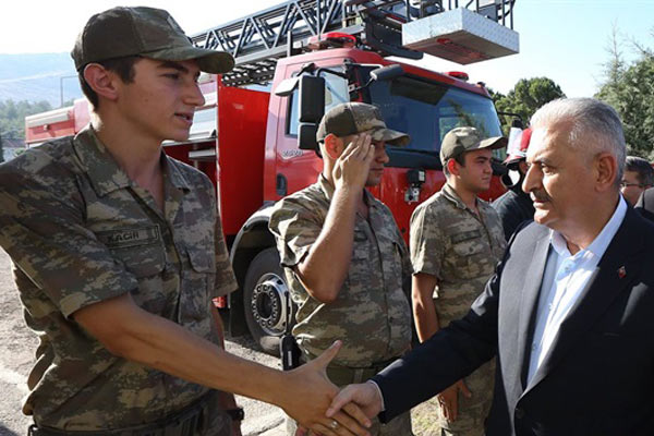 Başbakan Yıldırım askerleri ziyaret etti