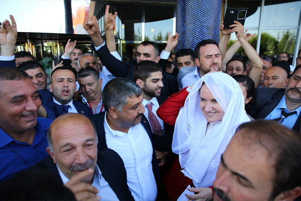 Akşener ekibi: Gündemimizde yeni parti yok