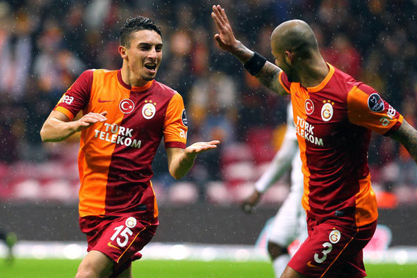 Galatasaray, Alex Telles'i Porto'ya yolladı
