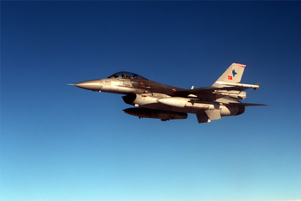 TSK, Kuzey Irak'ta 27 PKK hedefini vurdu