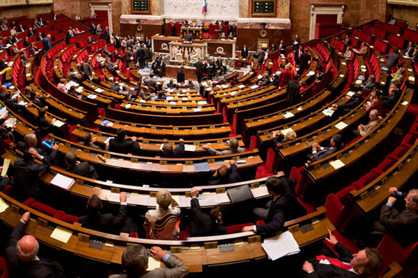 Fransa'da 'soykırımları reddetmek' artık suç!