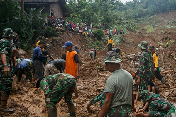 Hindistan'da heyelan: 30 ölü
