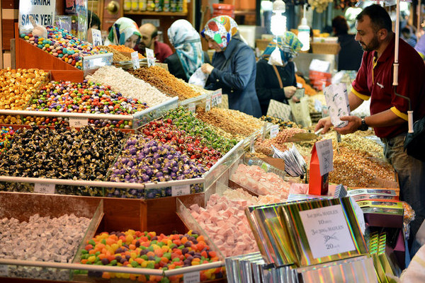 'Bayram alışverişini tok karnına yapın'