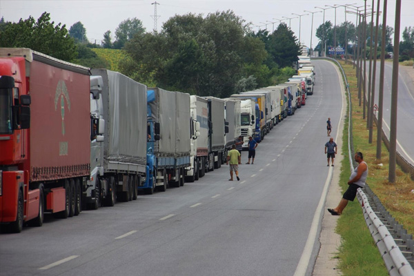 Kapıkule’de 22 kilometrelik TIR kuyruğu