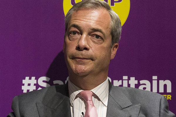 'Brexit' yanlısı parti liderinden istifa