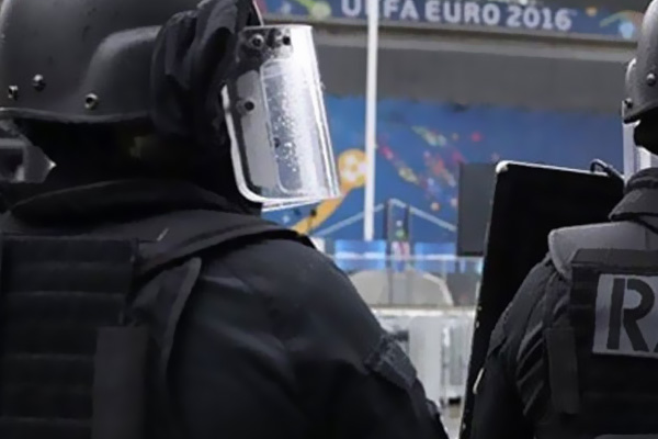 Fransa alarmda! Havalimanı tahliye edildi