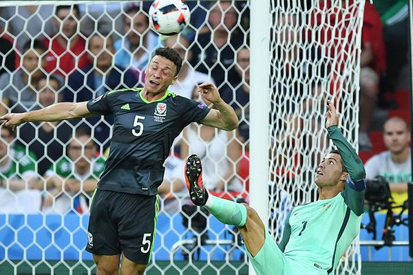 Euro 2016'da ilk finalist belli oldu