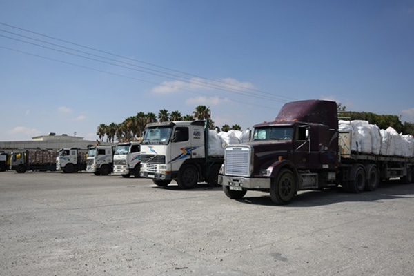 50 tırlık yardım Gazze'ye ulaştı