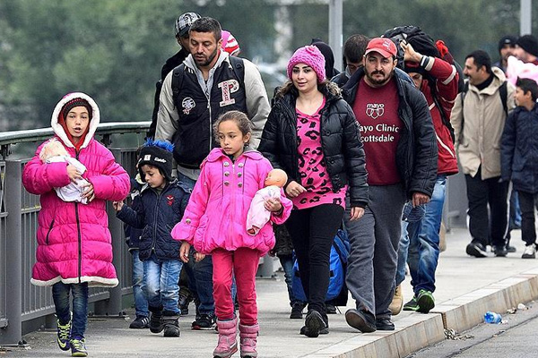 Almanya'ya 6 ayda 222 bin sığınmacı geldi
