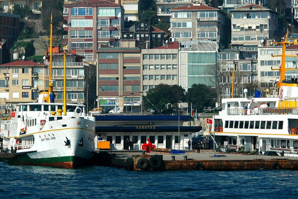 Kabataş'ta vapur iskeleleri kapanıyor
