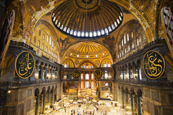 'Ayasofya’da ezan okurken ayaklarım titredi'