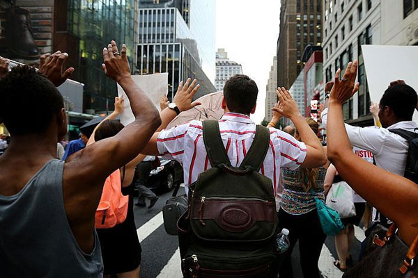 ABD'de ırkçılık protestoları büyüyor: 80 gözaltı