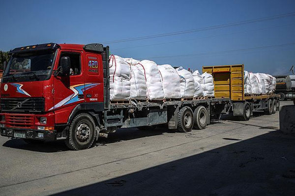 Kızılay yardımları Gazze'ye girmeye başladı