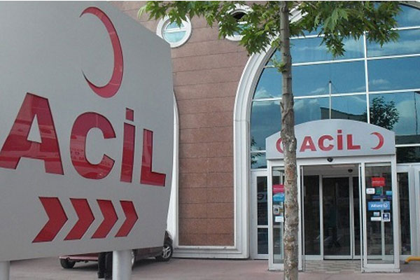 Acil serviste trajikomik diyaloglar