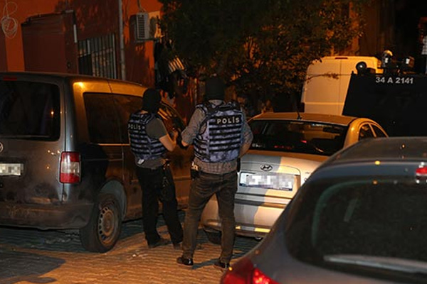 İstanbul'da taksici gaspçıları yakalandı