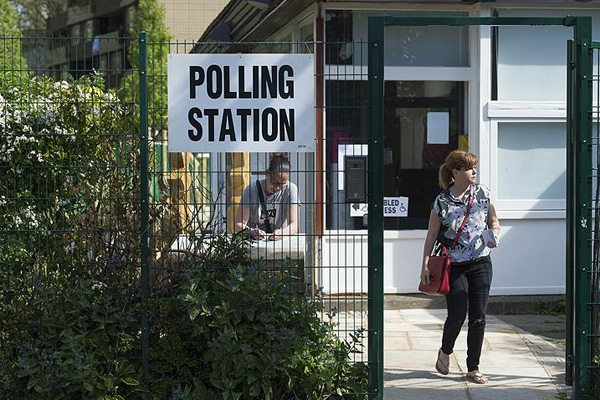 İngiltere'de muhalefet erken seçim istiyor
