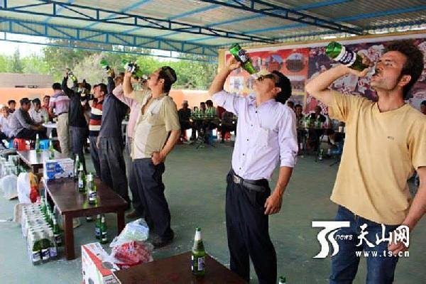 Ramazan'da zorla içki içirildi iddiası