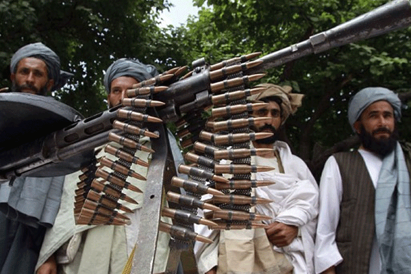 Afganistan'da kaymakama silahlı saldırı