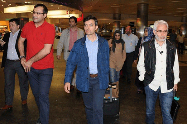 İsrail’in gözaltına aldığı gazeteciler döndü