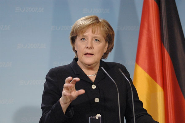 Merkel: Yunanistan'ın zamanı daralıyor