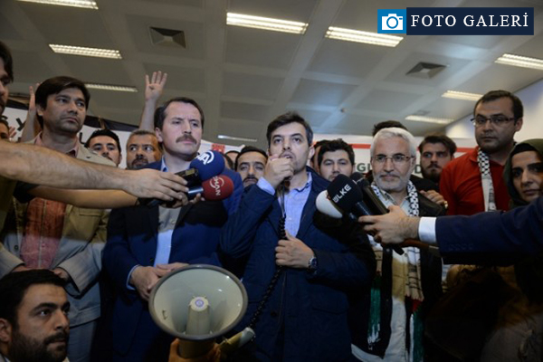 Türk gazeteciler yurda döndü