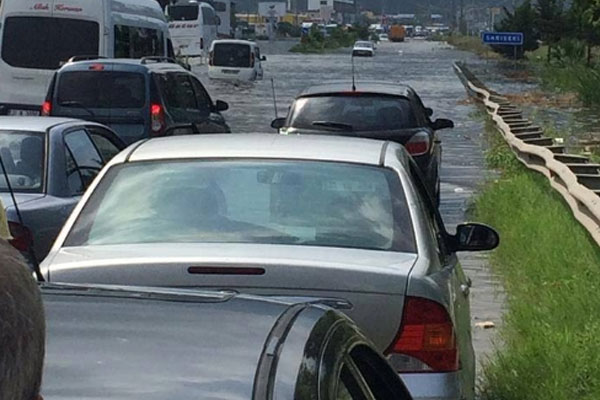 İskenderun'da sel çilesi