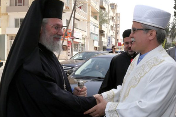 Başpiskopos: Türkler adayı terketsin