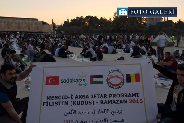 Sadakataşı Derneği, Kudüs'te iftar verdi