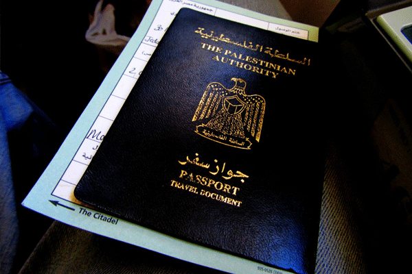 Katar'da pasaportlarıyla çalışacaklar