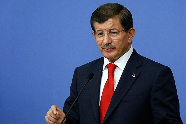 Bir mesaj da Davutoğlu'ndan geldi