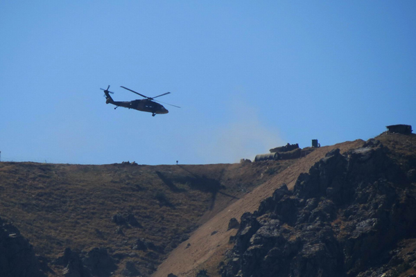 Yüksekova’da helikopterli baskın