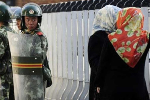 Çin zulmü 'sahte' dediler