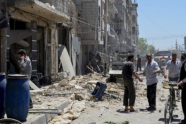 Rejim havadan saldırdı: 10 ölü, 60 yaralı