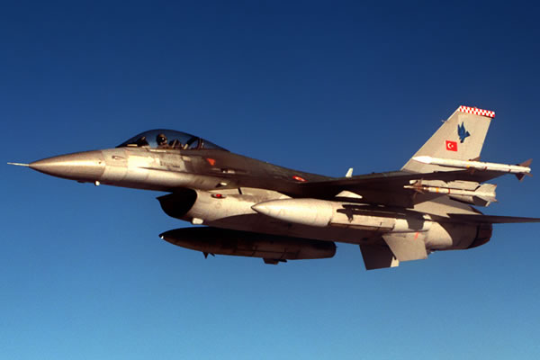 'TSK uçakları Kandil'i bombaladı'