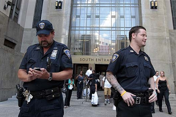 Polise başörtüsü davası