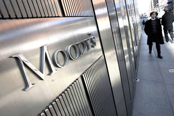Yunanistan'a bir darbe de Moody's'den