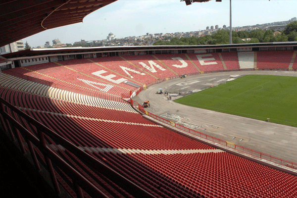 UEFA maçı öncesi bomba paniği