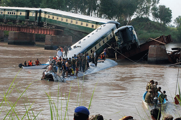Pakistan'da tren kazası