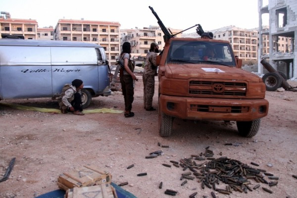 Muhalifler kritik noktaları ele geçirdi