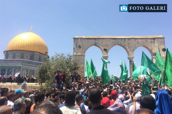 İsrail Mescid-i Aksa'da protesto edildi