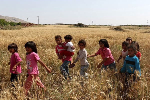 Sıcaklar sığınmacı çocukları tehdit ediyor