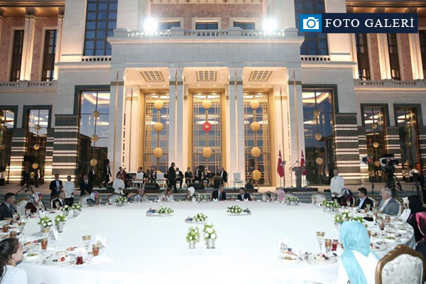 Erdoğan Beştepe'de vatandaşları ağırladı